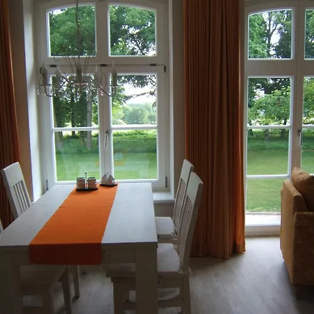 Apartment Jagdschloss Zu Hohen Niendorf *