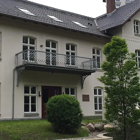 Jagdschloss Zu Hohen Niendorf * Kuehlungsborn